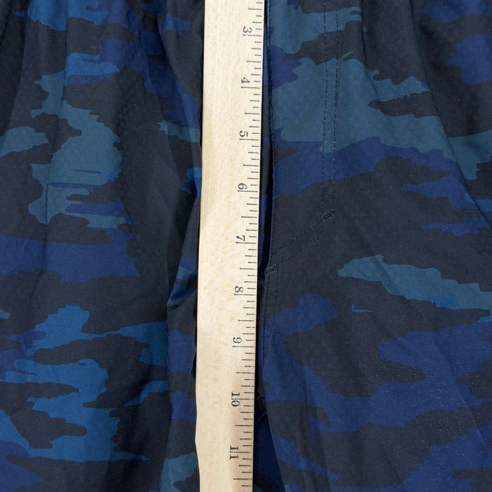 Legends Luka Mens Navy Blue Camo Athletic Training Shorts Size Medium 8.5 Inseam
